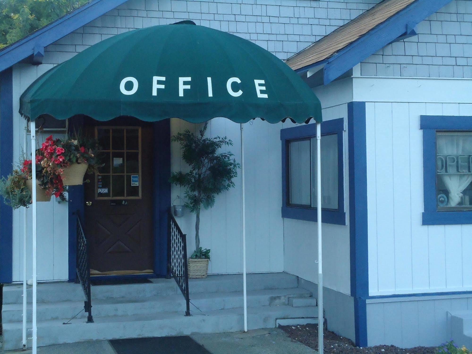 Blue Mountain Motel Okanogan Buitenkant foto
